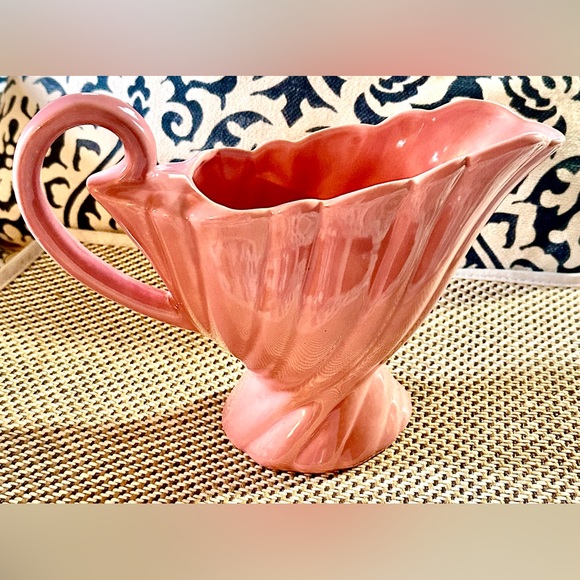 Vintage Pink Bauer USA Pottery Swirl Design Pitcher Flower Vase Signed - Picture 7 of 13